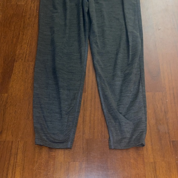 Vuori Lux At Ease Women's  Pants Solid Charcoal Gray VW427. Size Small. - Picture 3 of 9